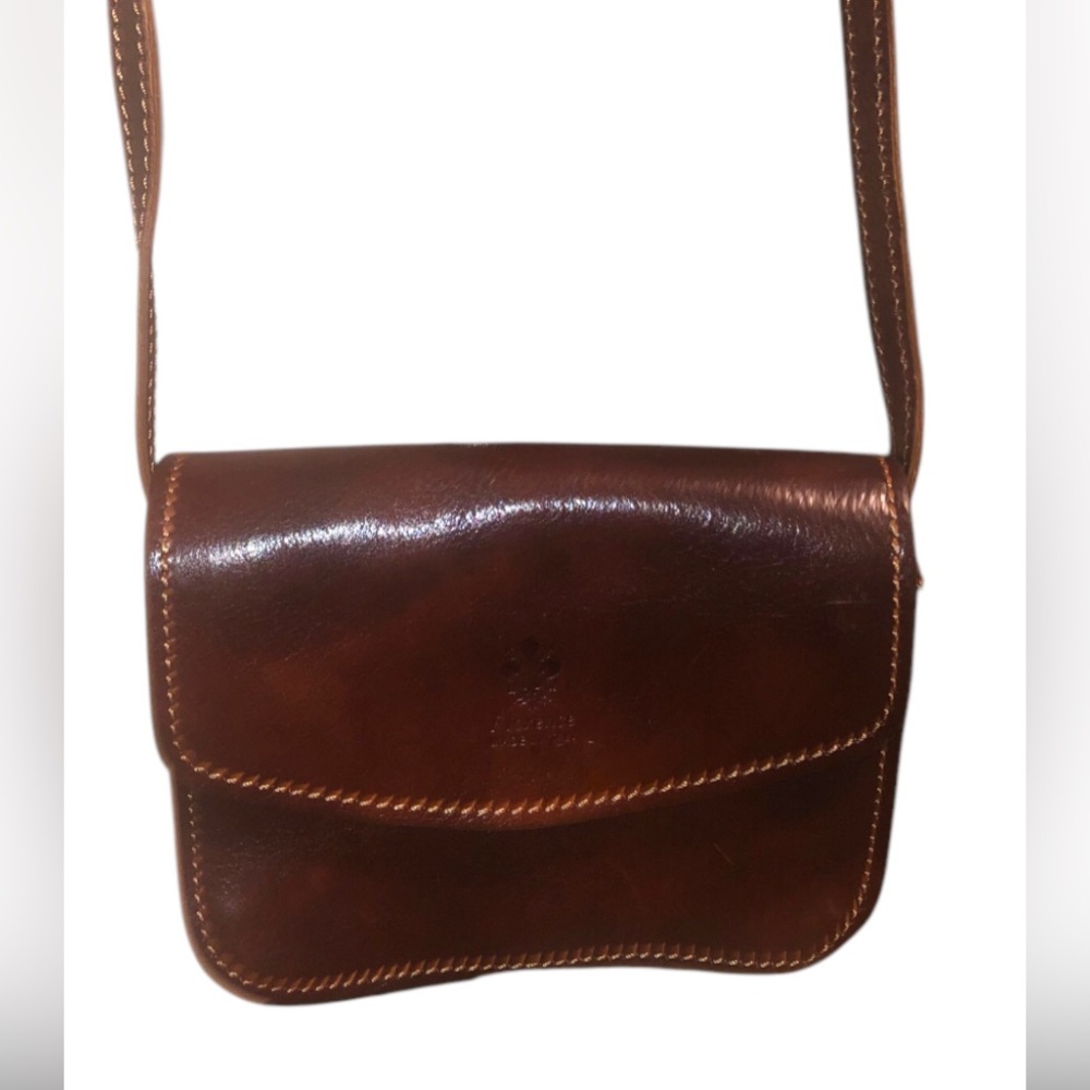 Vintage Florence Made in Italy Cherry Leather Sm Crossbody Bag Size-9x7x3 EUC
